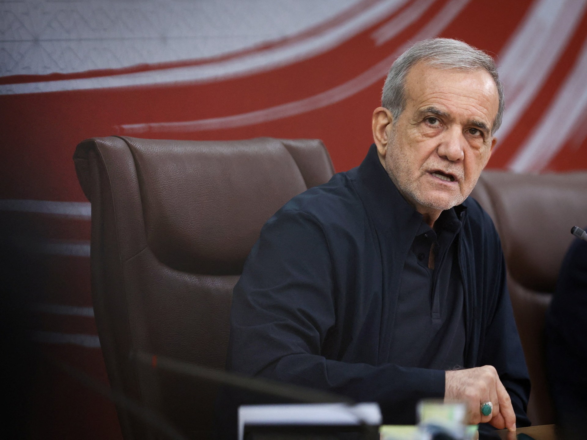 إيران مباشر.. طهران تحذر الجوار من الانخراط في الحرب الاقتصادية وإسرائيل تواصل قصف لبنان