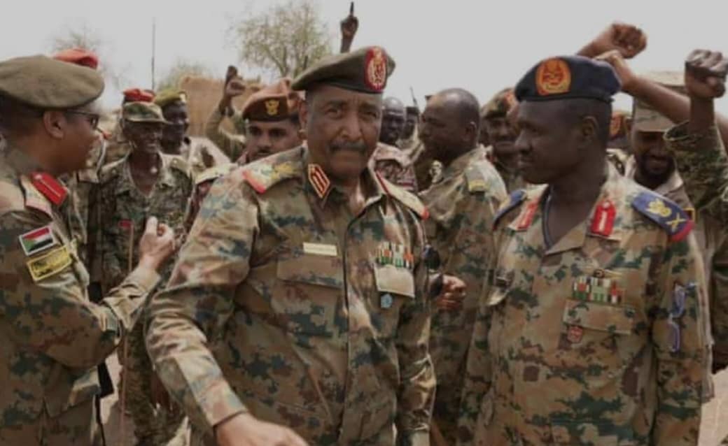 عاااجل.. البرهان في مطار بورتسودان 020 عاااجل.. البرهان في مطار بورتسودان