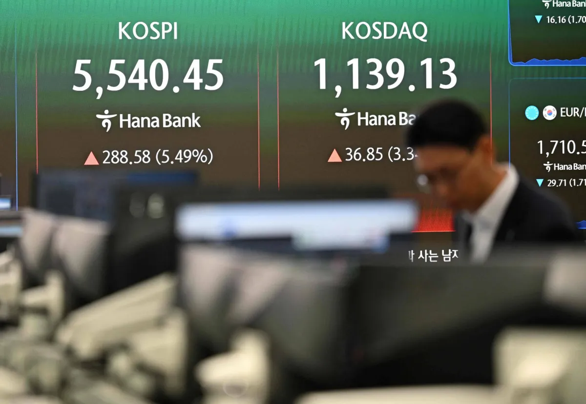 حذر بالأسهم الآسيوية وسط ترقب لتحالف دولي في هرمز