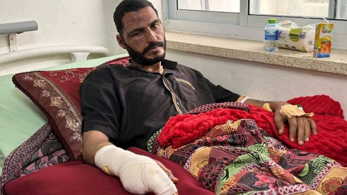 لأن كاميرته شاهدة على جرائمهم.. إسرائيل تغتال الصحفي الجريح حسن إصليح020 لأن كاميرته شاهدة على جرائمهم.. إسرائيل تغتال الصحفي الجريح حسن إصليح