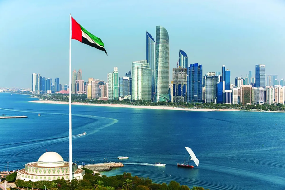 الإمارات تتعامل مع مسيرة إيرانية... والأردن يعترض 8 صواريخ