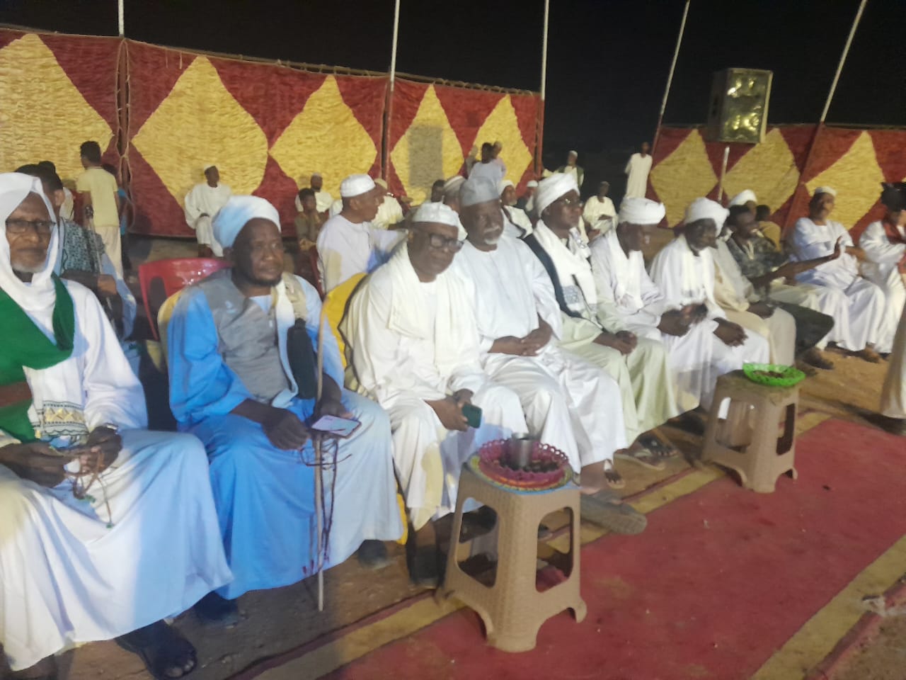 الخرطوم تتبتل في السجادة الأحمدية  