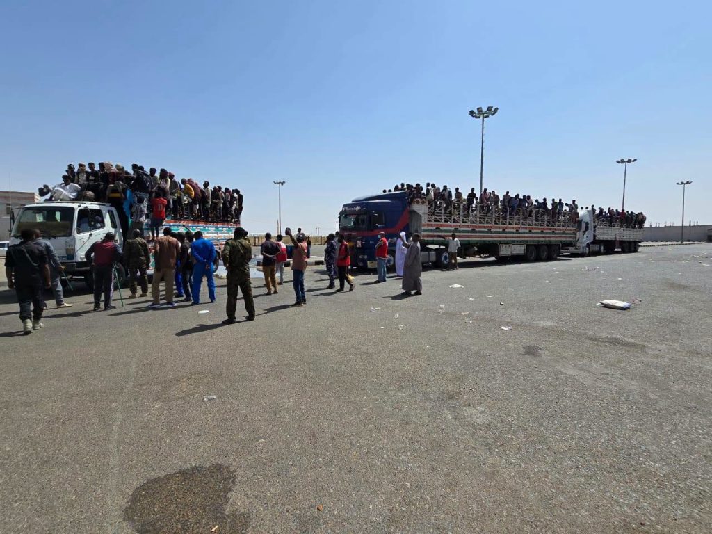 الشركة السودانية للموارد المعدنية تستقبل المعدنين المبعدين من مصر وتتكفل بترحليهم لذويهم