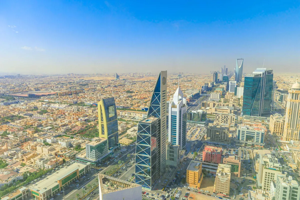 نفاذ الإنترنت في منشآت السعودية يلامس 98 ... والذكاء الاصطناعي ينمو بـ20 
