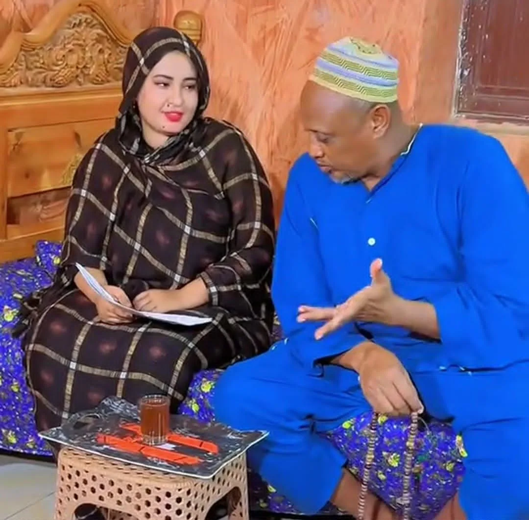 صورة وفيديو.. ظهور م صورة وفيديو.. ظهور ملفت للكوميديان السوداني الشهير فضيل مع إحدى الحسناوات.. هل هي زوجته
