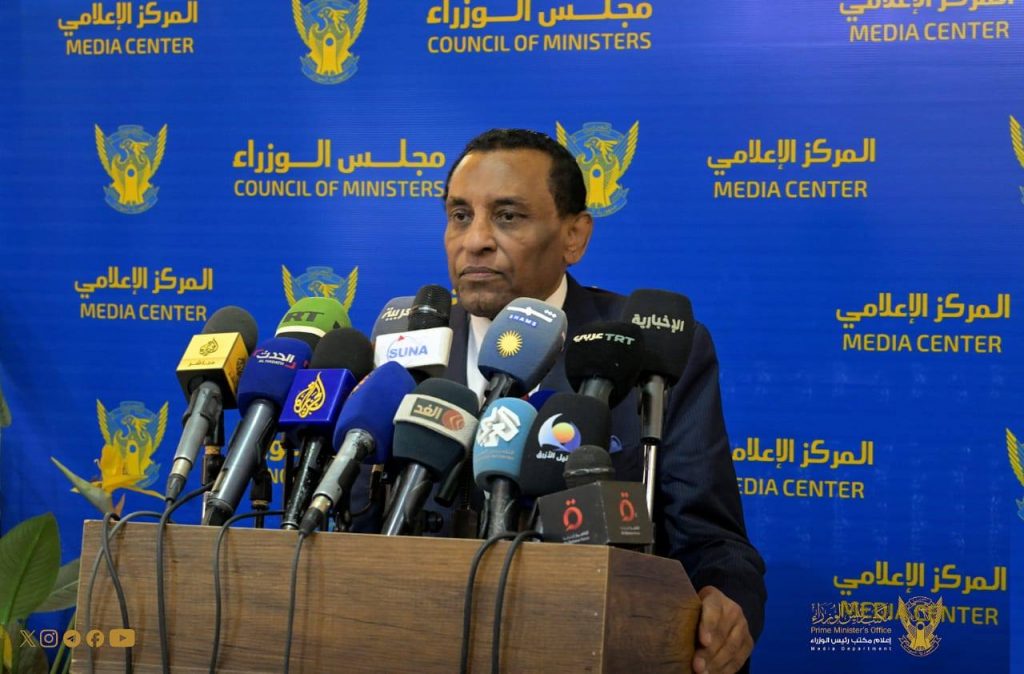 رئيس الوزراء السوداني يصدر قرارا بإعفاء مسؤولين