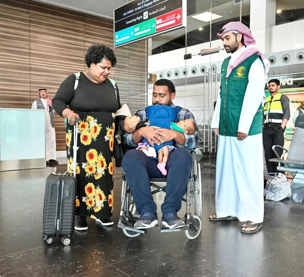 وصول التوأم الملتصق الفيجي جيسيبيل وديسيسيا إلى الرياض