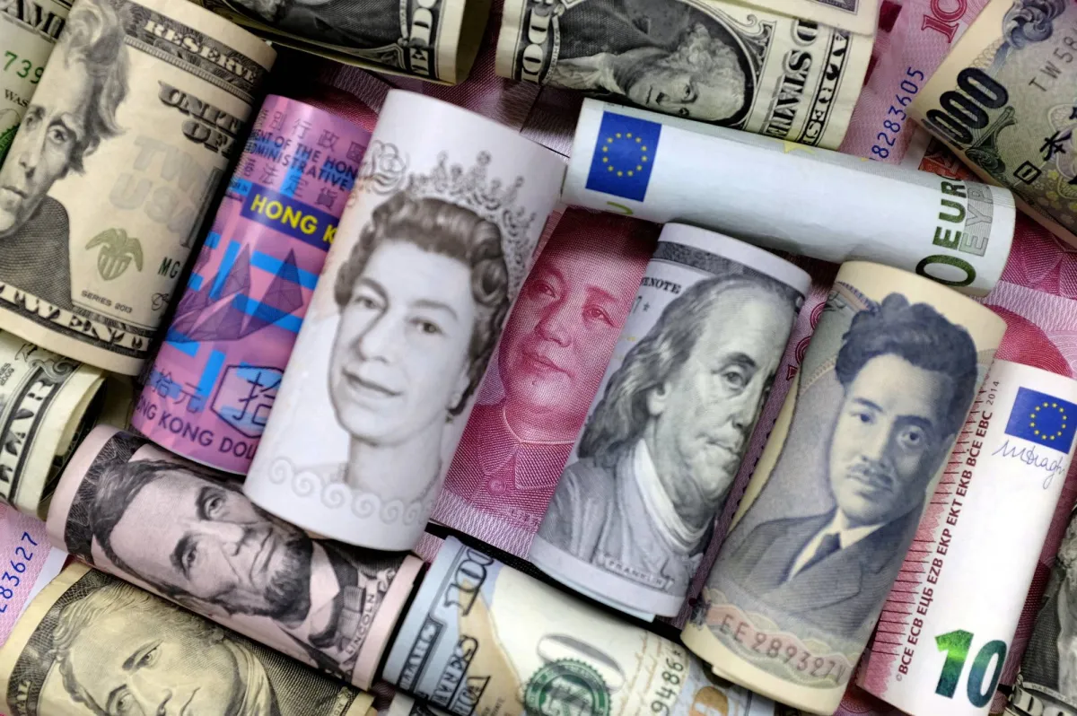 الين الياباني يهبط لأدنى مستوى أمام الدولار منذ 40 عاما