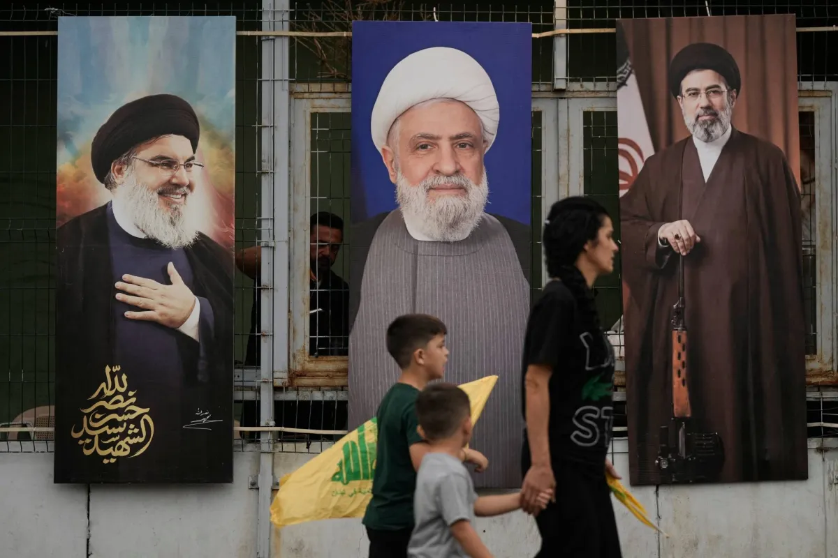 قاسم يرفض نزع السلاح ويهاجم المفاوضات
