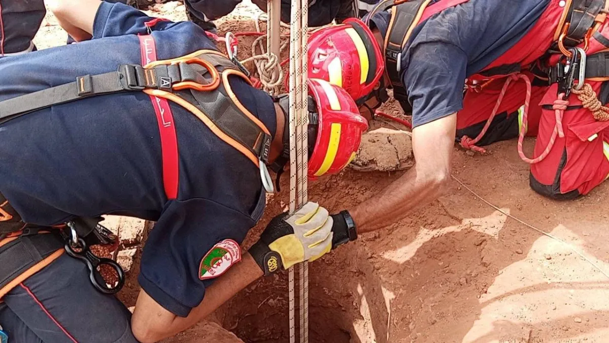 فرق الإنقاذ الجزائرية تعلن العثور على الطفل الذي سقط في بئر ميتا