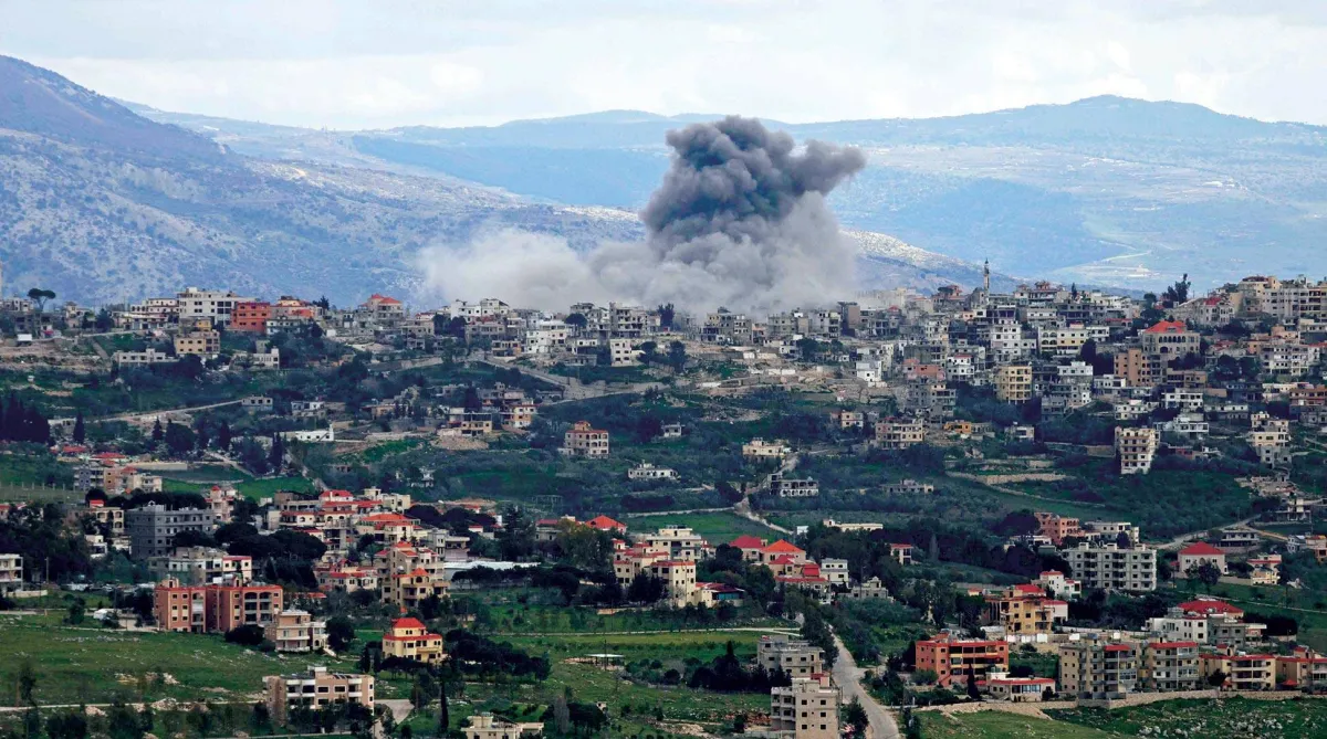 إسرائيل تتوغل في لبنان بحذر وتتواجه بريا مع حزب الله