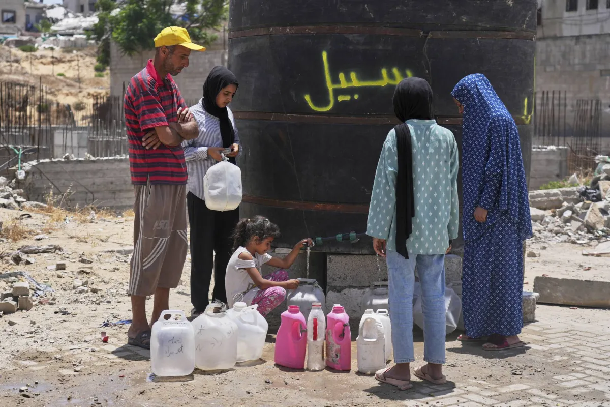 بعد استقالة مديرها... إغاثة غزة تبدأ توزيع المساعدات في القطاع اليوم020 بعد استقالة مديرها... إغاثة غزة تبدأ توزيع المساعدات في القطاع اليوم