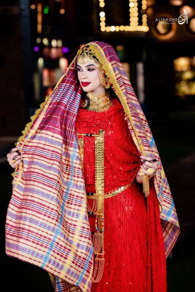 شاهد بالصور.. الفنانة إيلاف عبد العزيز تبهر المتابعين بظهورها بــالجرتق الأنيق في ليلة زفافها020 شاهد بالصور.. الفنانة إيلاف عبد العزيز تبهر المتابعين بظهورها بــالجرتق الأنيق في ليلة زفافها