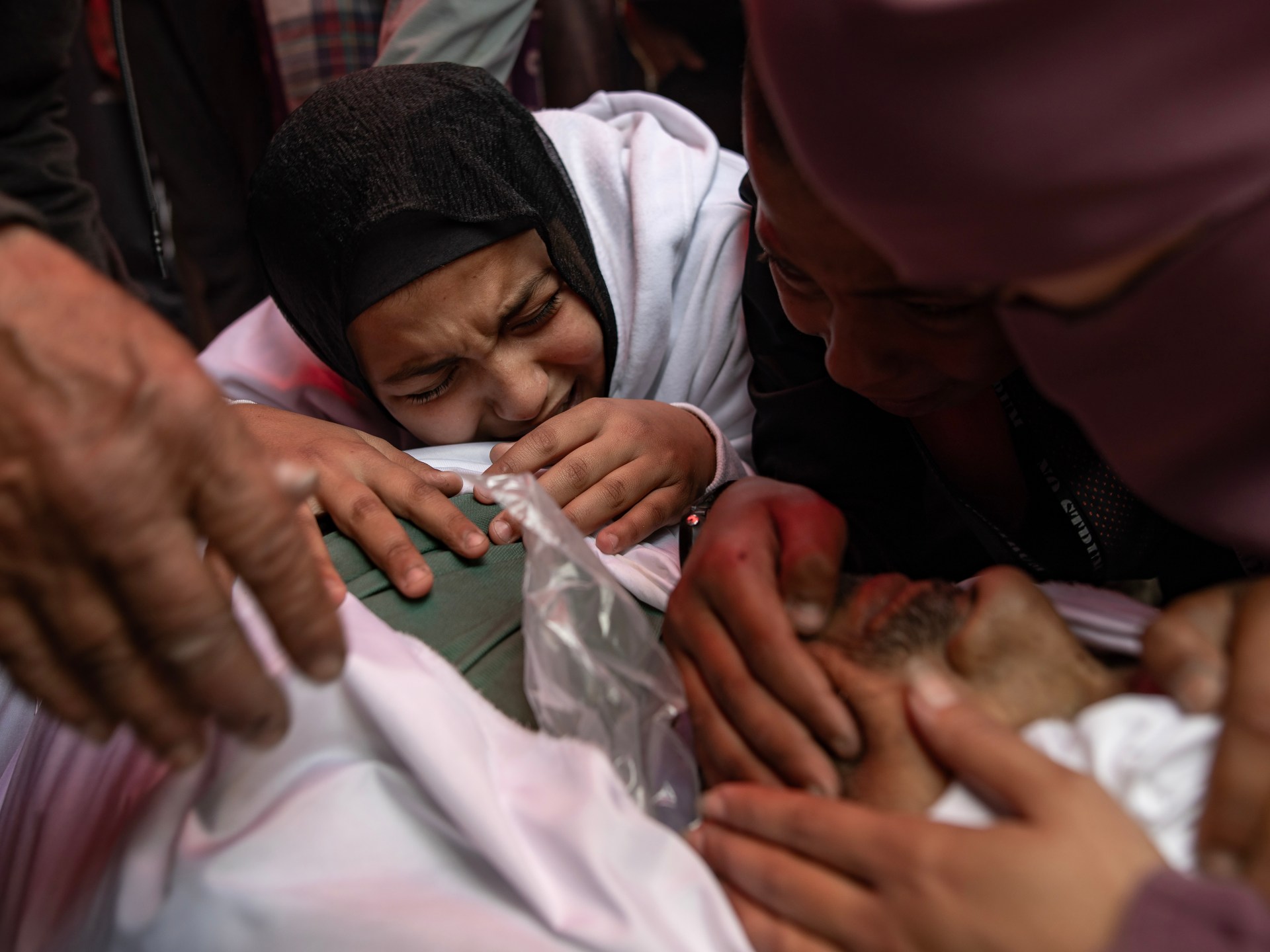 أكثر من 100 شهيد ومفقود بغارات للاحتلال على غزة منذ فجر اليوم020 أكثر من 100 شهيد ومفقود بغارات للاحتلال على غزة منذ فجر اليوم