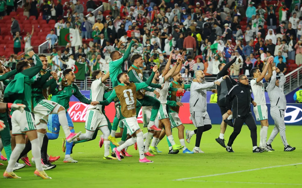 فوز الجزائر يبهج مدينة في كانساس تبنت حلمها في كأس العالم