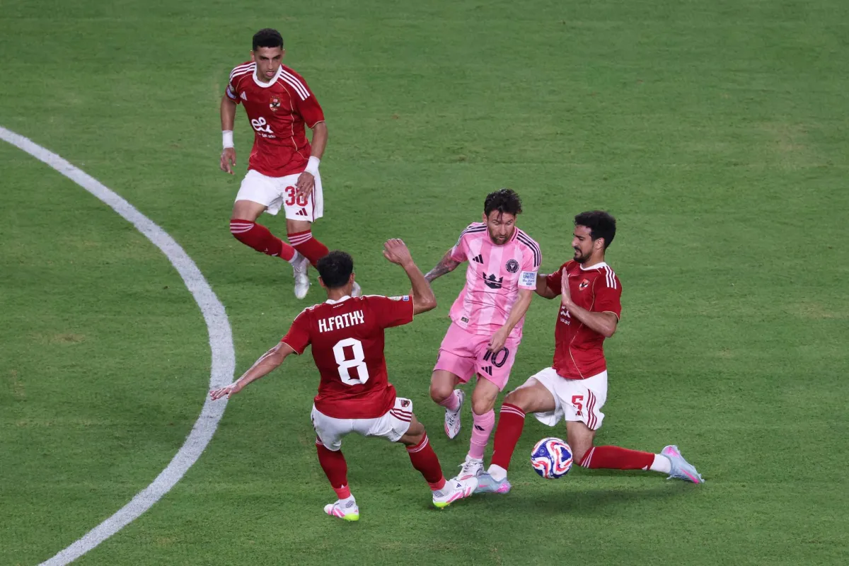 مدرب الأهلي المصري: أجبرنا ميسي على مغادرة منطقته المفضلة داخل الملعب020 مدرب الأهلي المصري: أجبرنا ميسي على مغادرة منطقته المفضلة داخل الملعب