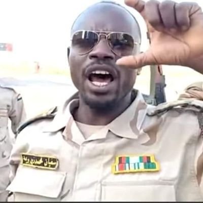 شاهد بالفيديو.. في مفاجأة كبيرة.. أفراد من الدعم السريع يلقون القبض على سفيان بريمة بعد غيابه الملحوظ ويحاصرونه بأسئلة ساخنة والنقيب المتمرد يرد: انسحبت بعد دخول الجيش الجزيرة020 شاهد بالفيديو.. في مفاجأة كبيرة.. أفراد من الدعم السريع يلقون القبض على سفيان بريمة بعد غيابه الملحوظ ويحاصرونه بأسئلة ساخنة والنقيب المتمرد يرد: انسحبت بعد دخول الجيش الجزيرة