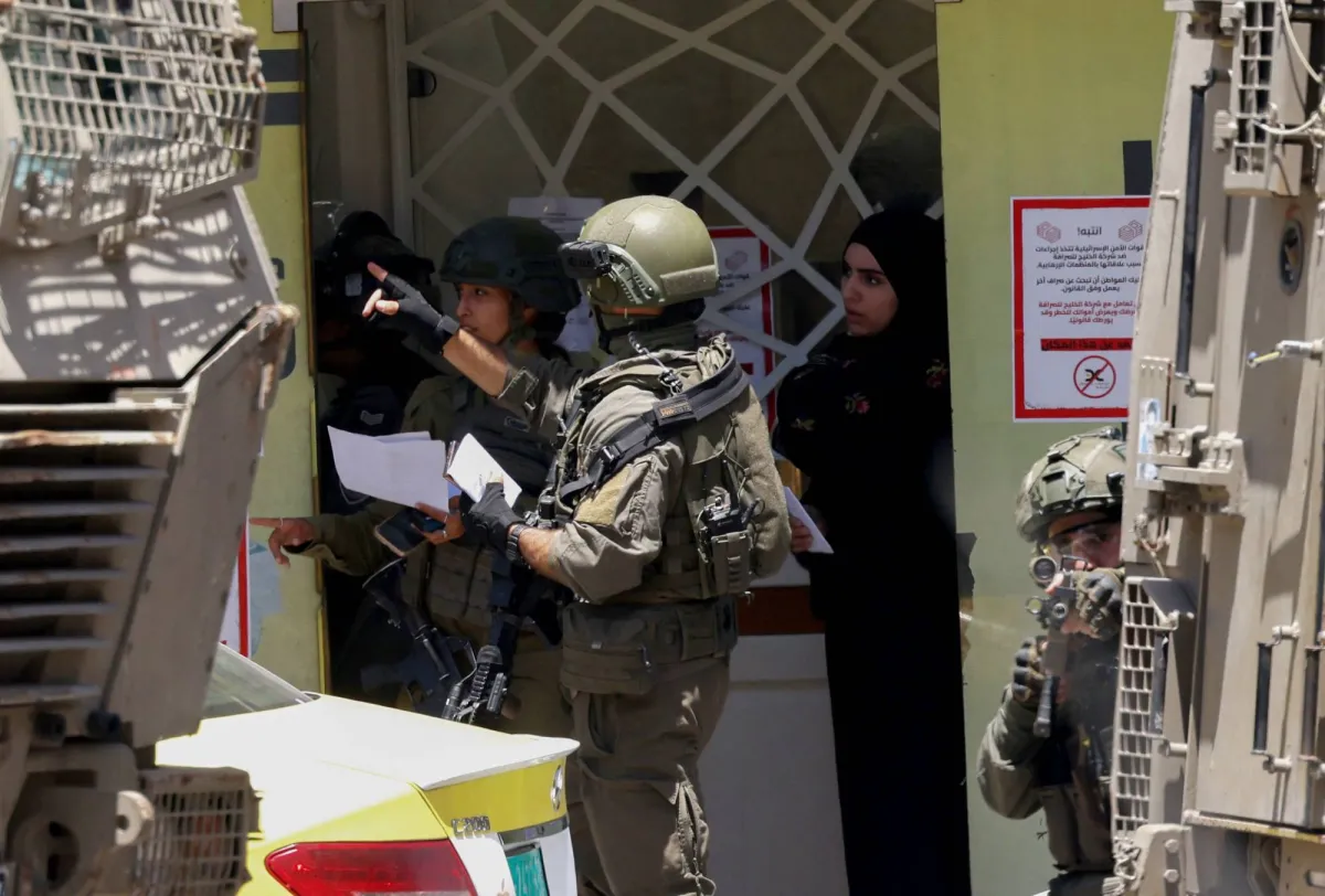 الأزمات الدولية: المؤسسات المالية الفلسطينية شارفت على الإفلاس