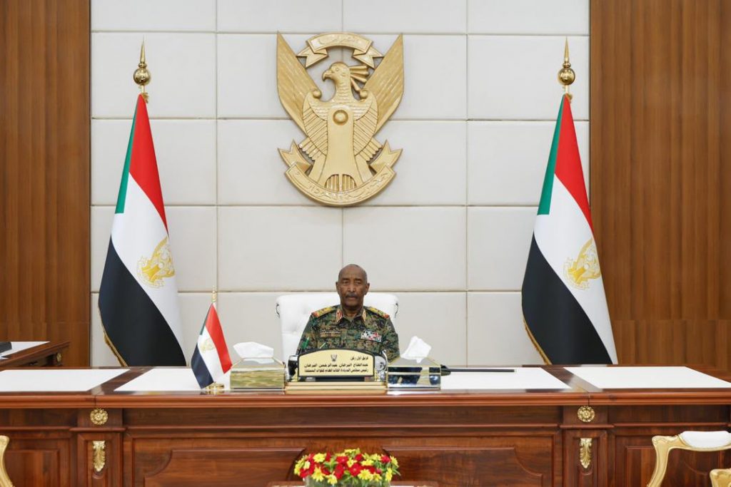 رسميا.. البرهان يباشر مهامه من القصر الجمهوري