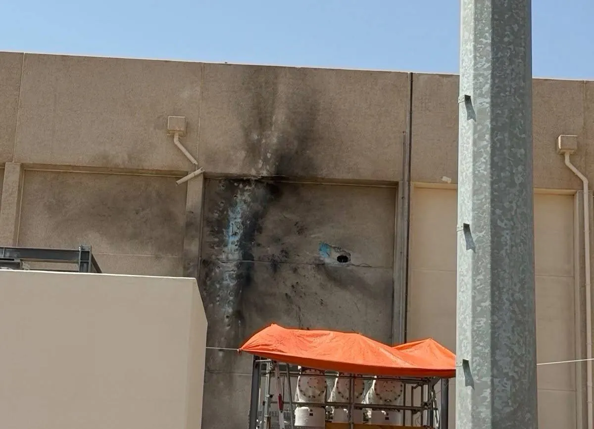 الحوثيون يستهدفون محطة لتقديم الكهرباء للمسجد النبوي