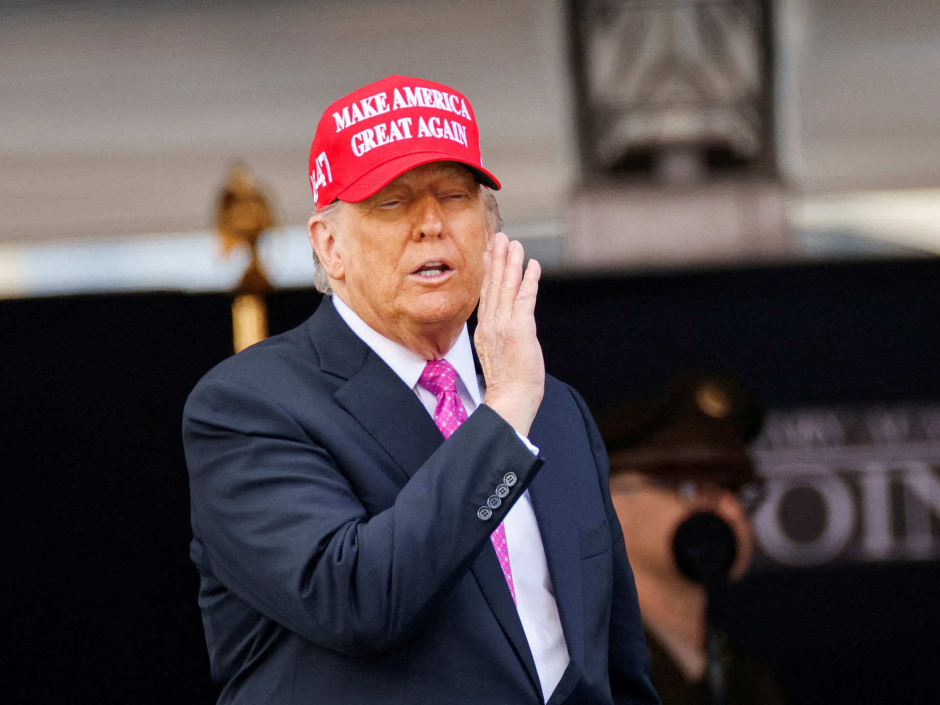 ترامب.. رئيس السلام الذي لا يتوقف عن القصف