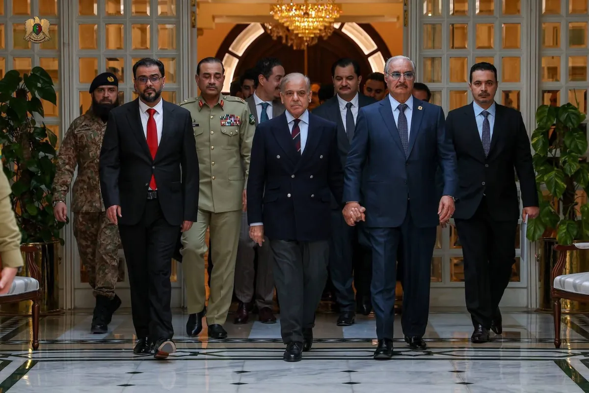 وساطة باكستانية بين شرق ليبيا وغربها بـعلم أميركي