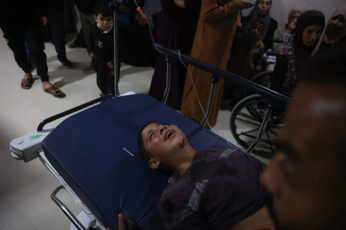 مقتل فلسطيني وإصابة آخرين في قصف إسرائيلي على جنوب غزة