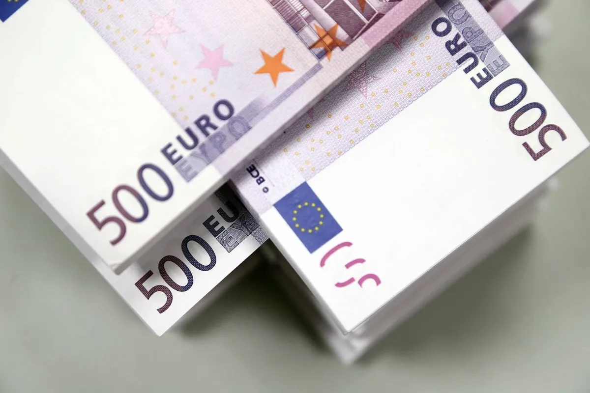 سندات اليورو ترتفع وسط عودة التوترات الجيوسياسية وتشديد نبرة المركزي الأوروبي
