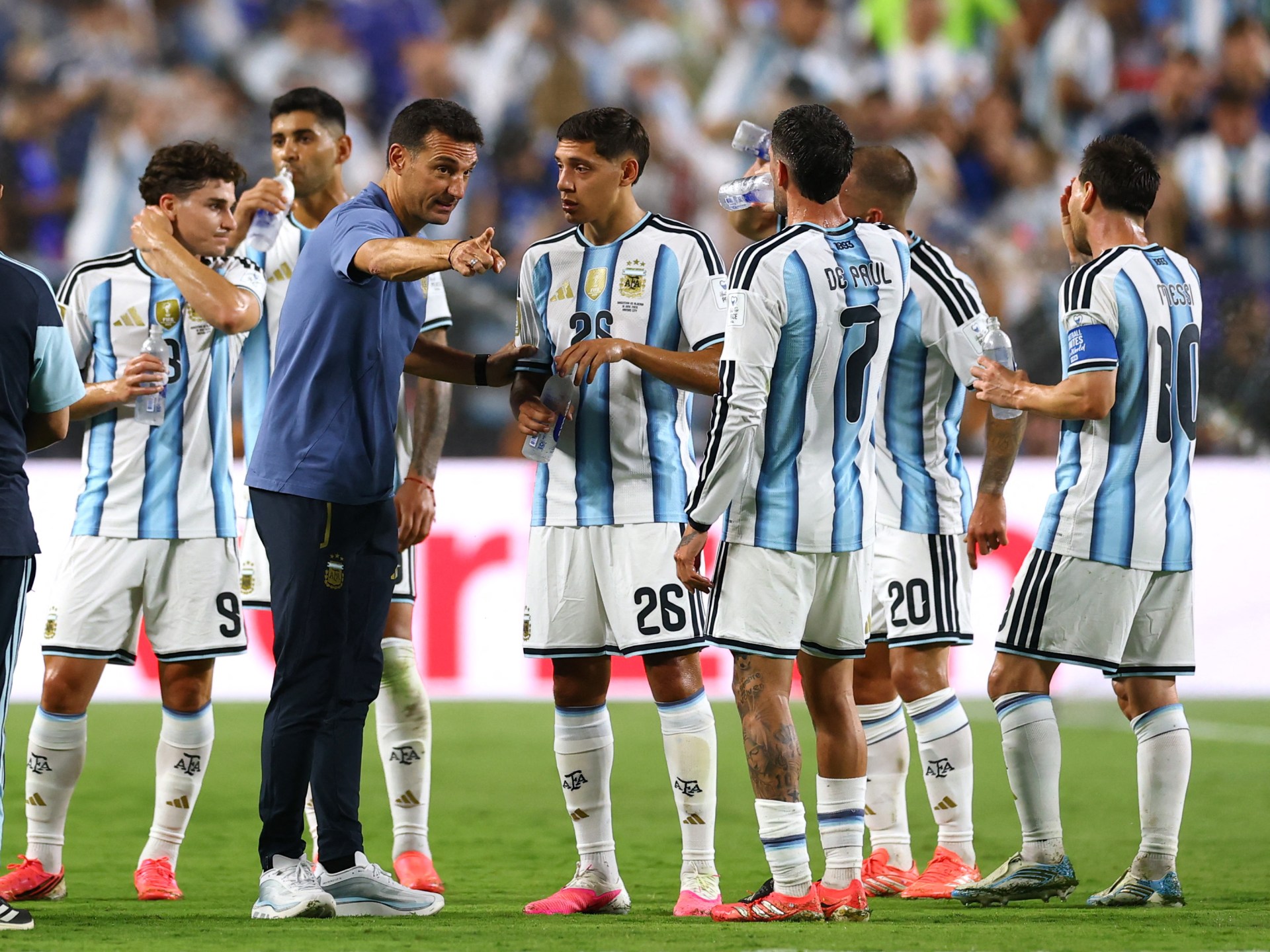 وقفة إعلانية أم حاجة طبية.. يويفا يرفض استراحات المياه بدوري الأبطال
