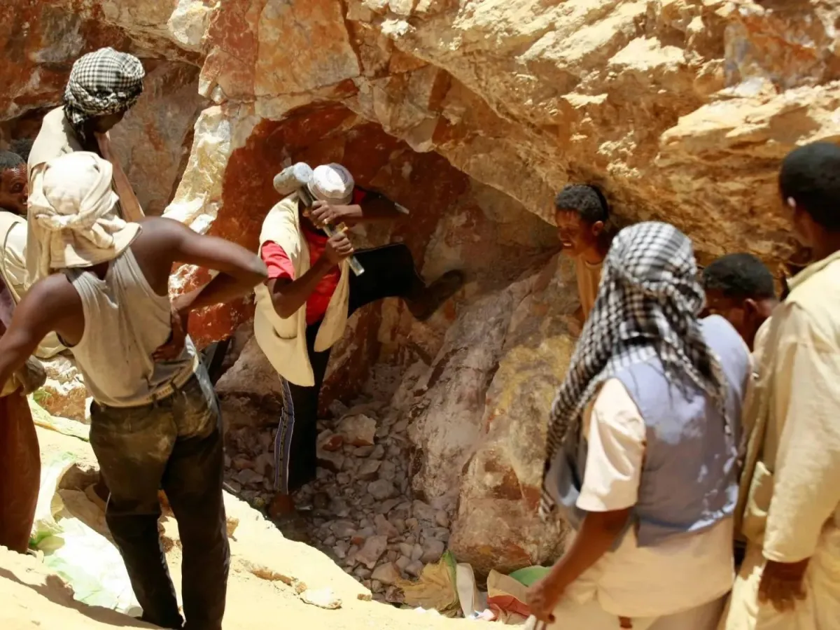 شركات التعدين تهدد بوقف إنتاج الذهب في السودان