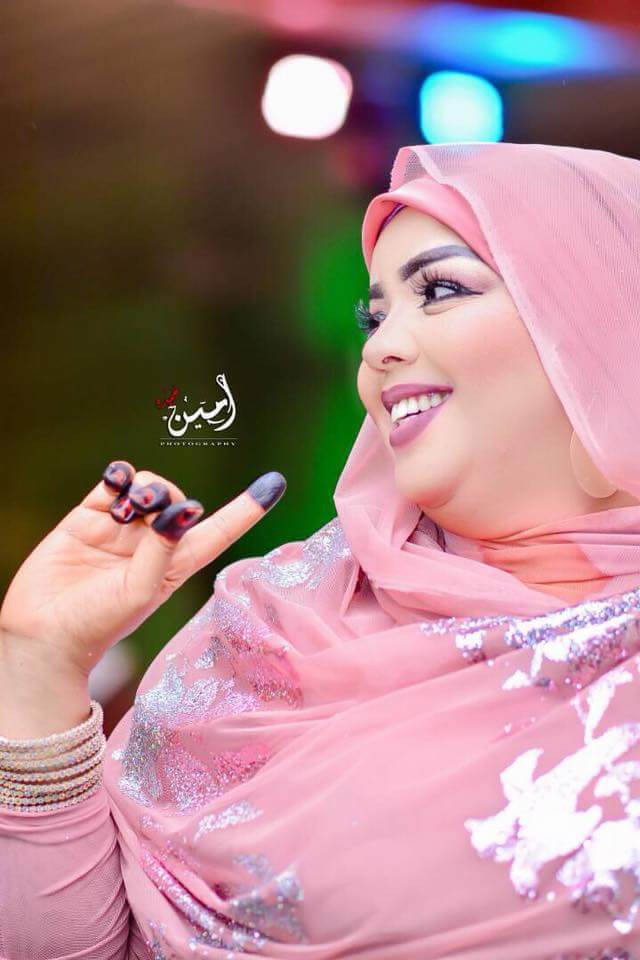 شاهد بالفيديو.. الفنانة ندى القلعة تخرج عن طورها وترد على متابع سألها أين زوجك: زوجي مع أمك ضرتي أمشي البيت ممكن تلاقيه هناك020 شاهد بالفيديو.. الفنانة ندى القلعة تخرج عن طورها وترد على متابع سألها أين زوجك: زوجي مع أمك ضرتي أمشي البيت ممكن تلاقيه هناك