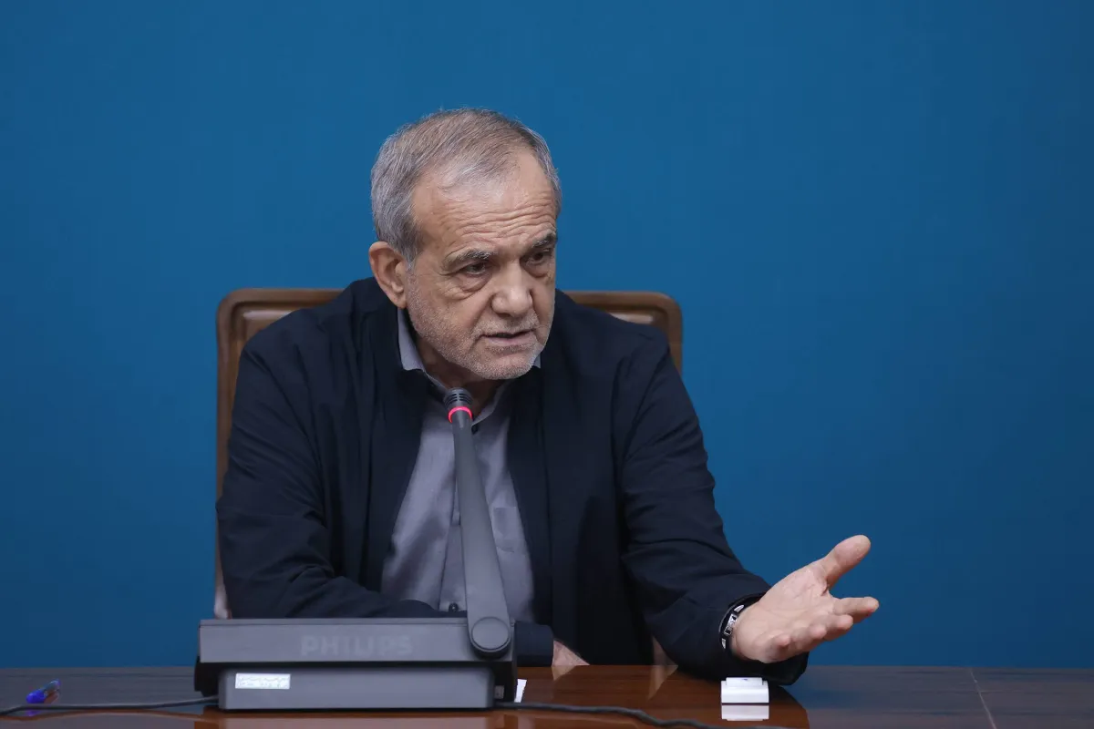 فانس يتحدث عن براغماتيين لكن القرار في طهران بيد شبكة المرشد