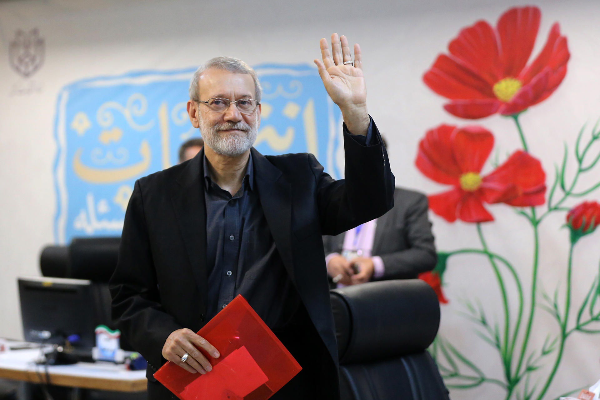 محللون: اغتيال لاريجاني قد يعزز إحكام الجيش قبضته على إيران