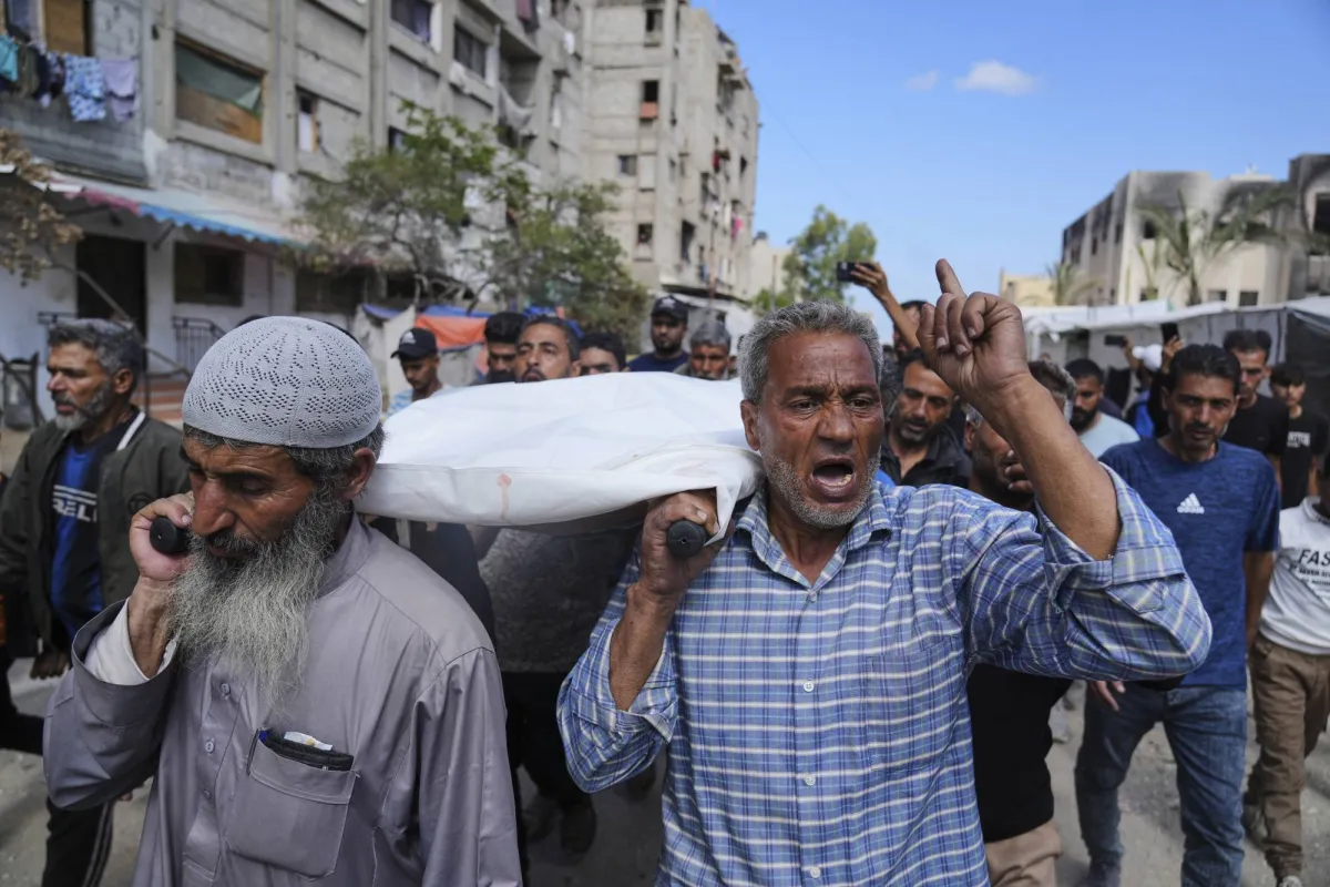 هجوم بمسيرة إسرائيلية يستهدف فلسطينيين في خان يونس ويوقع قتلى020 هجوم بمسيرة إسرائيلية يستهدف فلسطينيين في خان يونس ويوقع قتلى