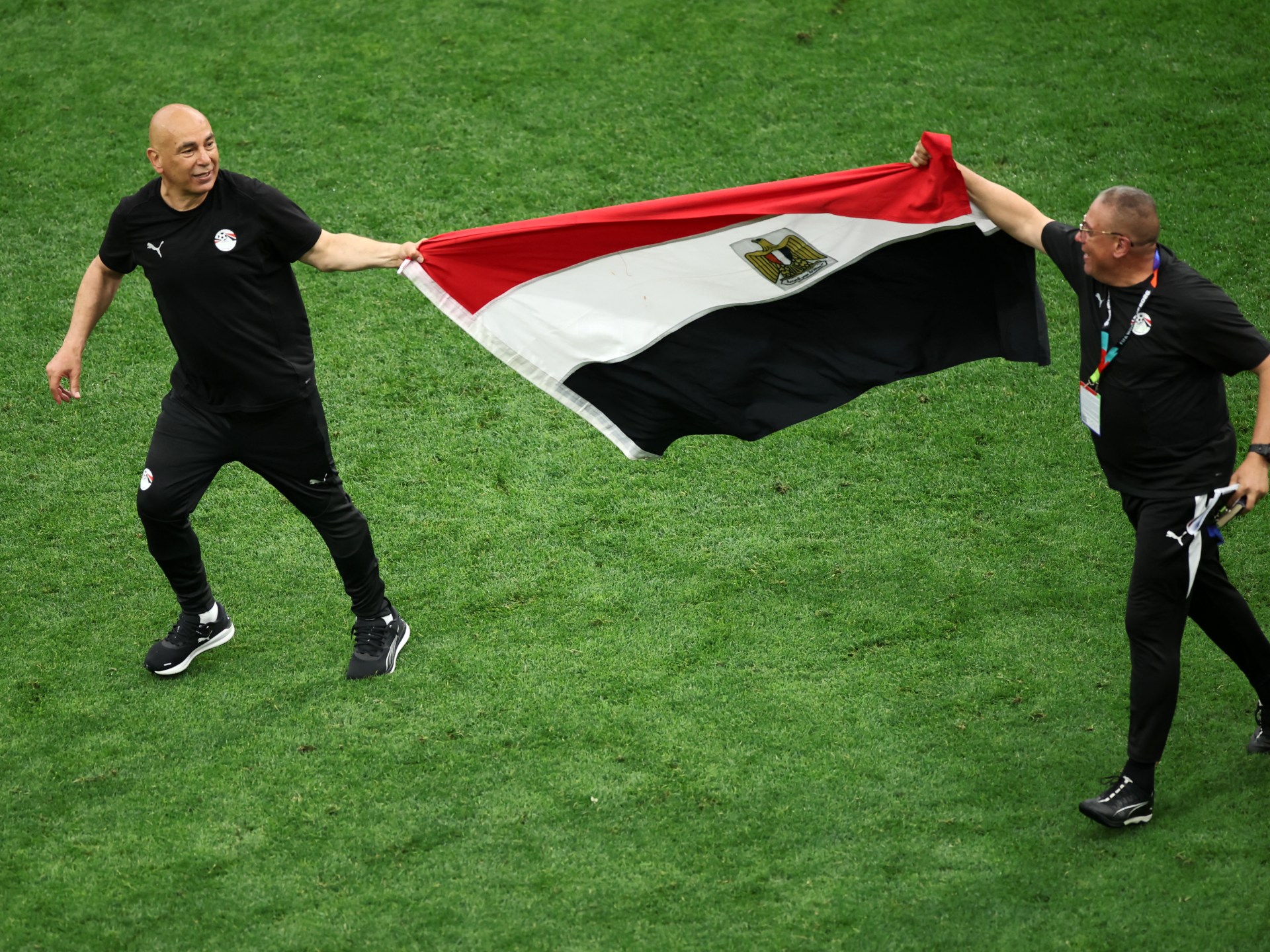 قبل مباراة مصر وأستراليا.. نصائح نجوم الـ90 لحسام حسن والقائد محمد صلاح