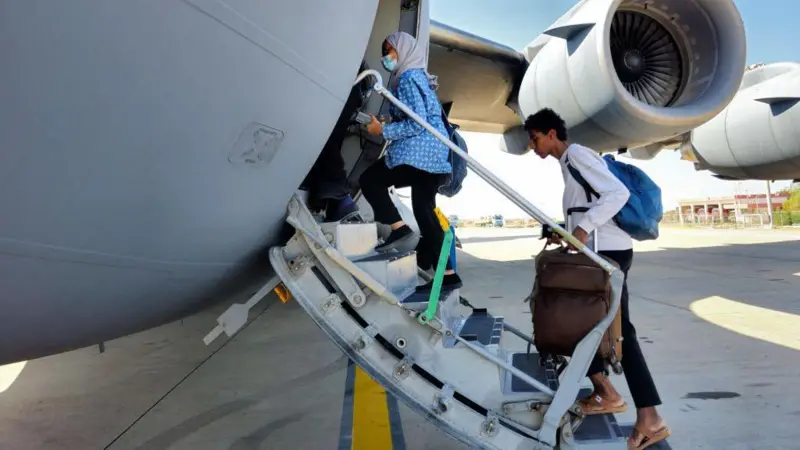 السودانيون في الخليج .. تحدي الهروب المزدوج