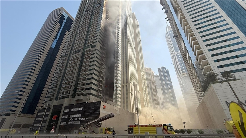 3 آلاف و820 شخصا..حريق في مبنى بدبي والسلطات توضح