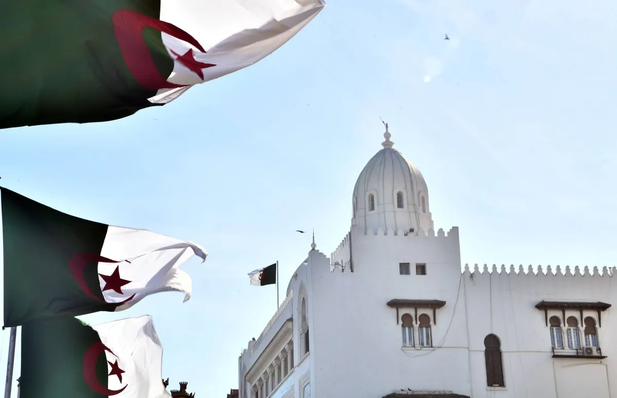 البرلمان الجزائري يوافق على إرسال قوات مسلحة إلى النيجر