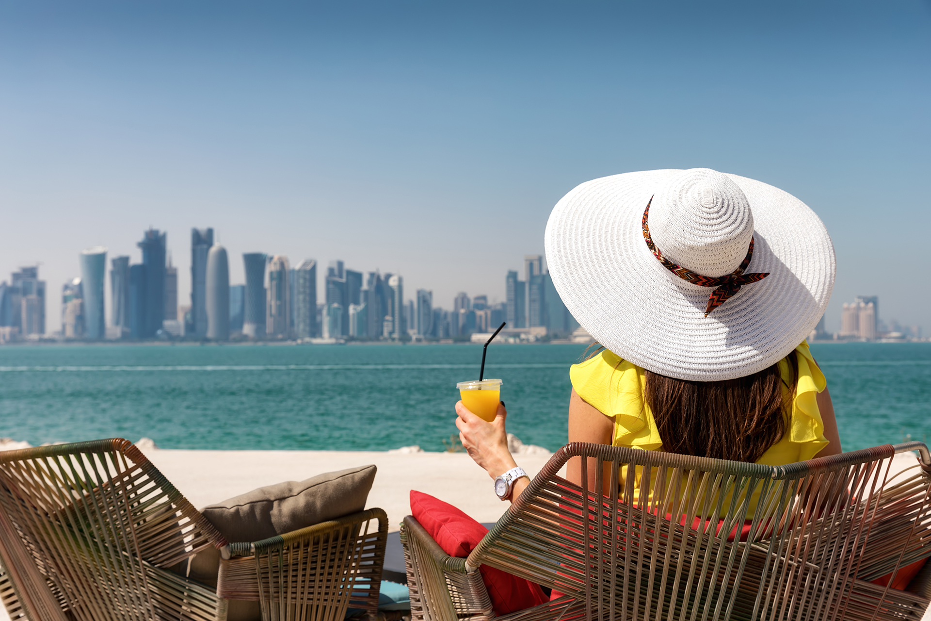كيف يتجاوز سكان قطر حرارة الصيف مزيج من التكنولوجيا والتقاليد020 كيف يتجاوز سكان قطر حرارة الصيف مزيج من التكنولوجيا والتقاليد