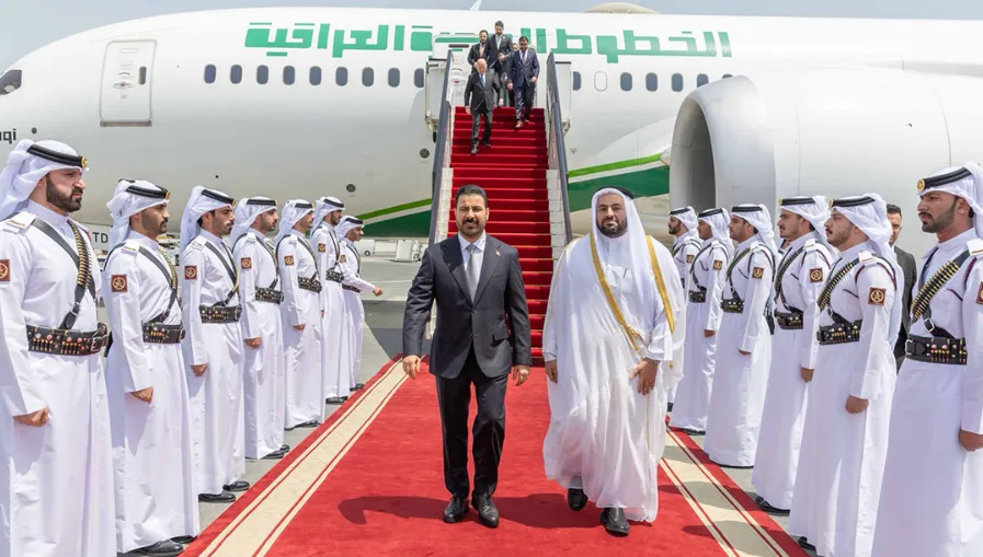 رئيس الوزراء العراقي يصل إلى الدوحة في زيارة عمل