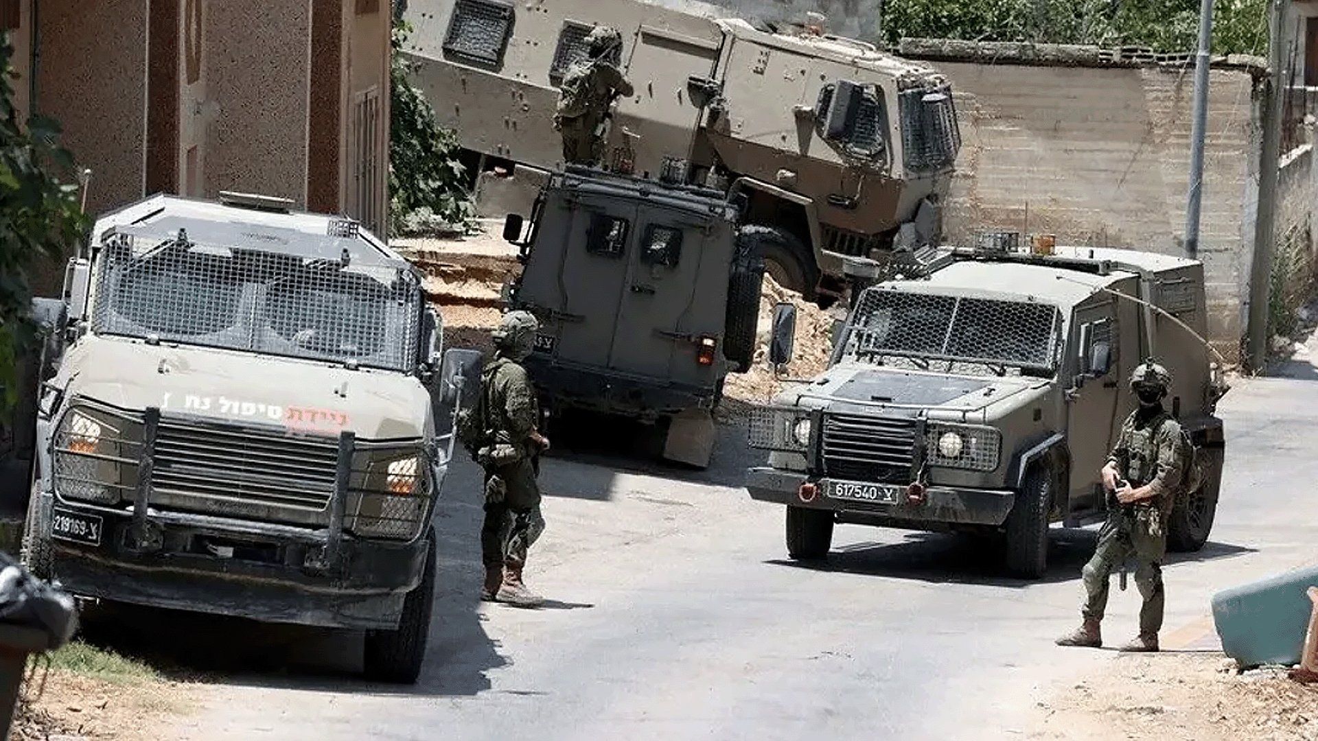 خبير عسكري: 26 كتيبة بالضفة تكشف خطة إسرائيل لتهجير الفلسطينيين