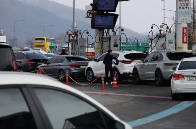 ابتداء من الجمعة... سيول تفرض سقفا لأسعار الوقود لمواجهة ارتفاع تكاليف الطاقة