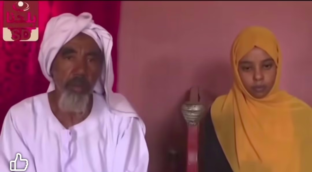 شاهد بالفيديو.. رجل سوداني يحكي تفاصيل استشهاد أبناؤه الثلاثة أمامه بعد أن اغتالتهم مليشيا الدعم السريع في مجزرة شهيرة