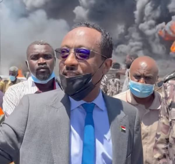 وزير الإعلام السوداني من مواقع القصف يصفع الإمارات بأخطر سلاح 020 وزير الإعلام السوداني من مواقع القصف يصفع الإمارات بأخطر سلاح