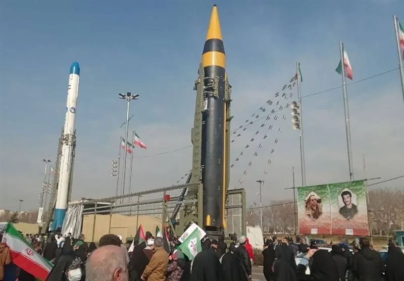 إيران تعرض باليستيا جديدا وسط توقف محادثاتها مع واشنطن