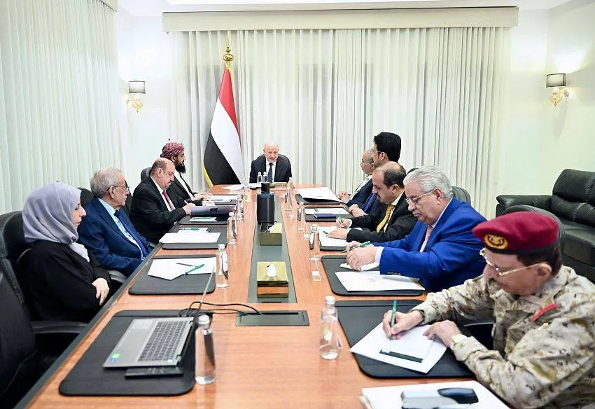 مجلس الدفاع اليمني يجدد تقديره لما تقدمه المملكة من دعم ثابت للشعب اليمني