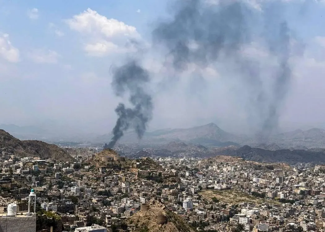اتهام يمني للحوثيين بتسميم قذائف في تعز