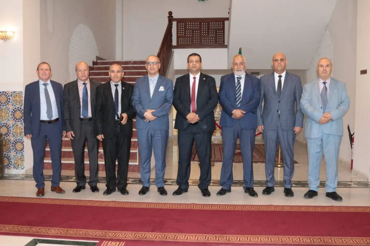 معارضة الجزائر تعد عزوف الناخبين إنذارا جماعيا للسلطة
