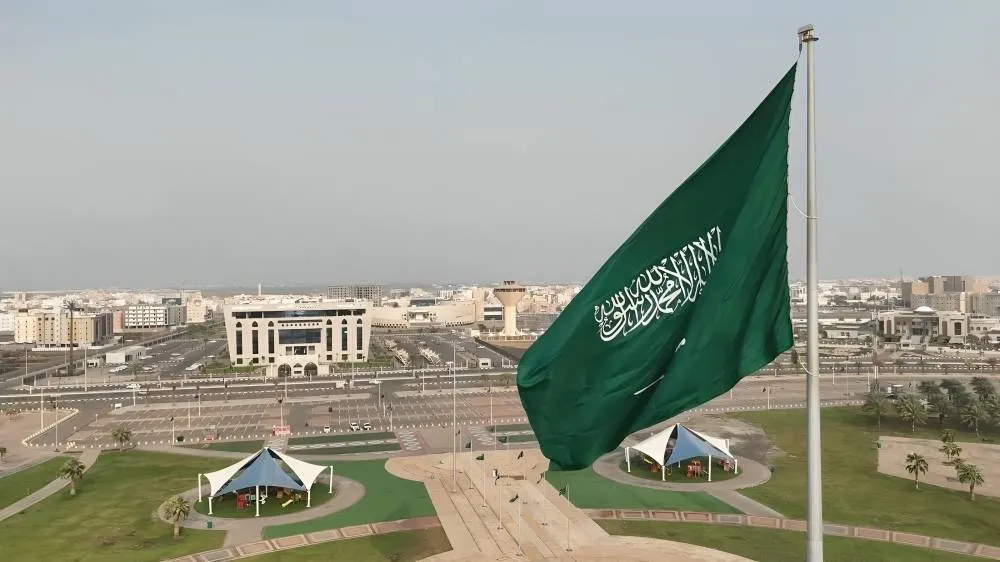 السعودية تمضي بتعزيز الاستقرار والتنمية في المنطقة