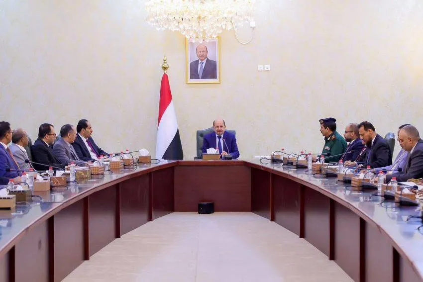 اليمن يرفع الجاهزية لمواجهة تداعيات التهديد الحوثي للملاحة